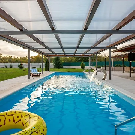 Vila Hacienda Torine *